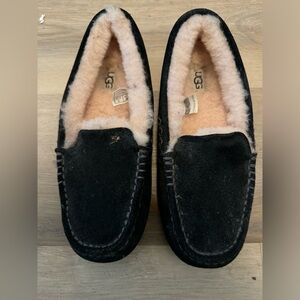 UGGs women’s loafers 
Size 7